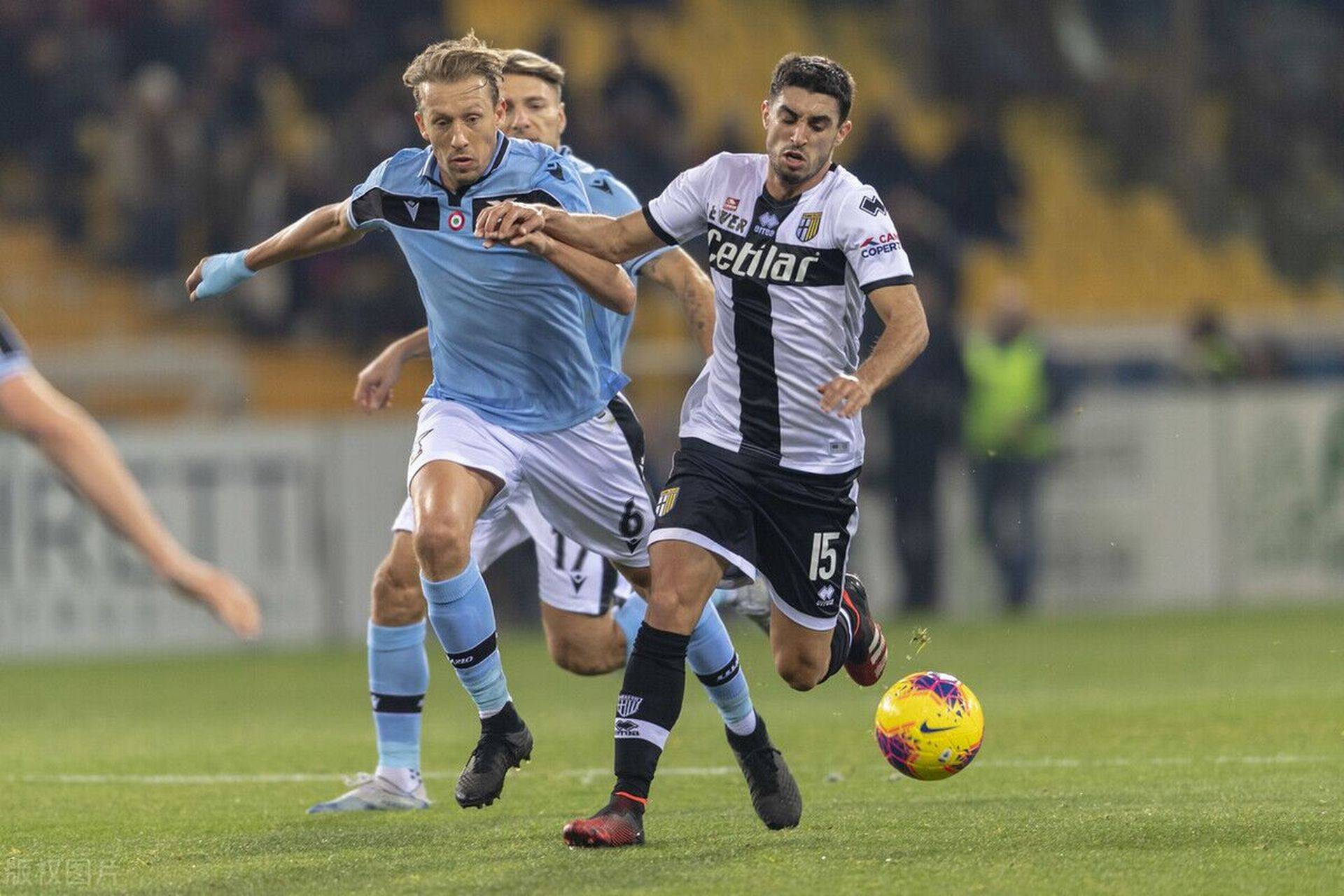 3377体育玩家互动-包含赛地聚焦：欧冠赛前热度飙升；拉齐奥单刀错失；管理层满意；年轻球员得到机会的词条